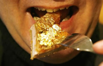 une bouchée en or alimentaire